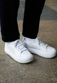 Puma MAYU MIX  - Sportcipő - white/marshmallow