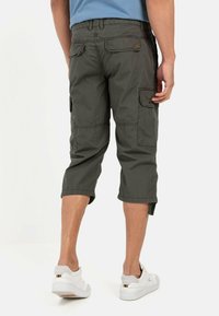 camel active REGULAR FIT 3/4 - Shorts - leaf green