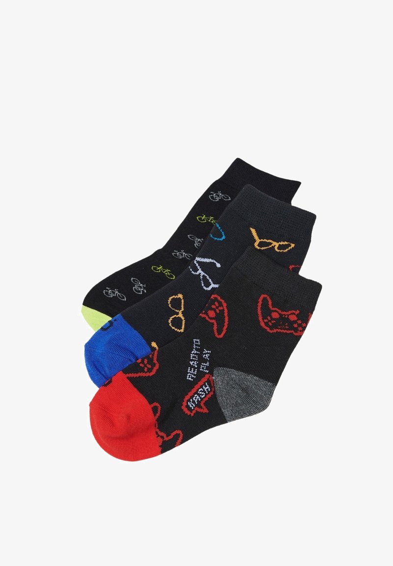 Ensemble de trois chaussettes noires à motifs colorés : bicyclettes, lunettes et manettes de jeu. Cônes de couleurs différentes : vert, bleu, rouge, gris.