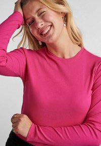 Pieces Langarmshirt - beetroot purple