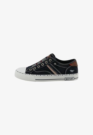 Black low-top sneaker with white rubber sole, metal eyelets, striped fabric detail, brown heel tab, and Mustang logo on side and sole.