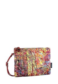 Borsa colorata con un motivo astratto vivace in rosso, giallo e blu. Il materiale sembra morbido con una tracolla in pelle staccabile.