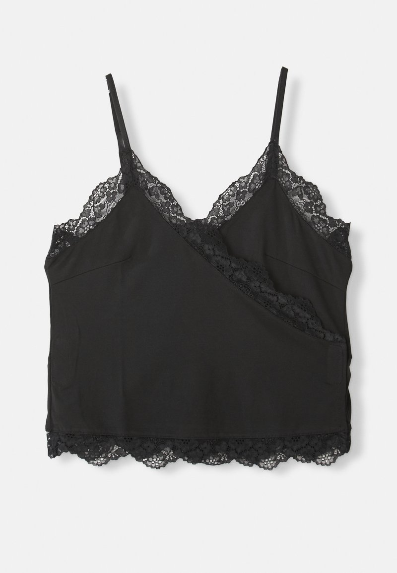Sort camisole-top med justerbare stropper, med en bølget blondekant langs udskæringen og kanten, lavet af blødt stof.