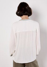 Thumbnail Image 2