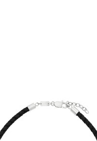 Bracciale in pelle intrecciata nera con chiusure in metallo argento e catena regolabile, caratterizzato da una texture liscia e un design minimalista.