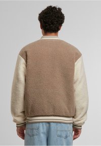 Urban Classics Fleecejakke - darktaupe