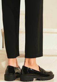 Lipsy CHUNKY LOAFER - Polobotky - black