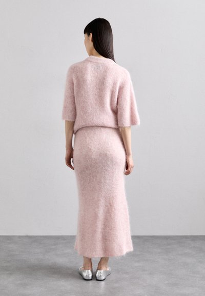 Holzweiler FLUFFY SKIRT - Jupe longue - pink