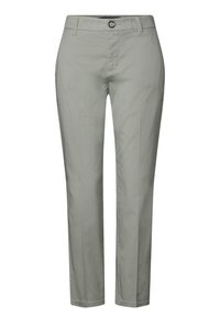 Pantalons gris clair avec un design à plat devant, fermeture à bouton, passants de ceinture et jambes droites. Tissu lisse avec une texture minimale.