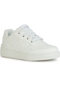 Weiße Ledersneaker mit perferierten Details, flachen Schnürsenkeln und einer strukturierten Gummisohle. Geox-Logo auf der Zunge.