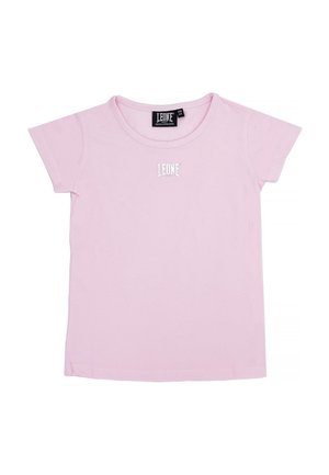 T-shirt rose clair à manches courtes, avec un col rond et un petit logo blanc « LEONE » sur la poitrine.