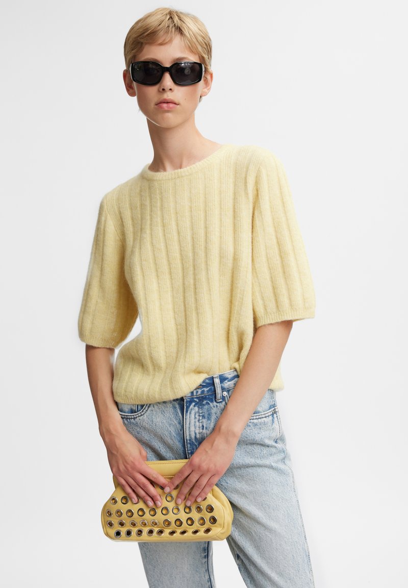 Gestuz ALPHA TEE - Lihtne T-särk - flaxen melange