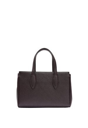 Ciemnobrązowa skórzana torebka z dwoma uchwytami, o prostokątnym kształcie i subtelnym teksturowanym wzorze na białym tle.