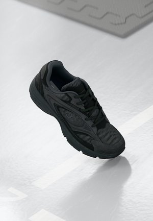 RN00 MS - Treniņkurpes - dark grey/black