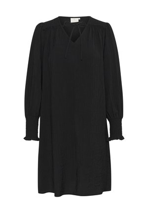 Zwarte jurk van textuurstof, met een V-halslijn, lange pofmouwen met ruffles aan de manchetten en een strikdetail bij de halslijn.