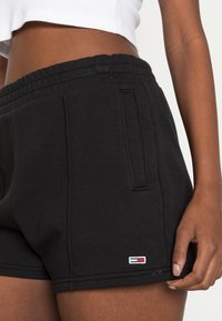 Tommy Jeans ESSENTIAL  - Shorts - black