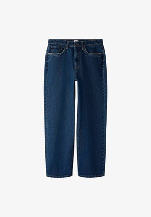 Mørkeblå denimjeans med en afslappet pasform, lige ben, fem-lommers design og syninger som detaljer. Stoffet har en diskret struktur.