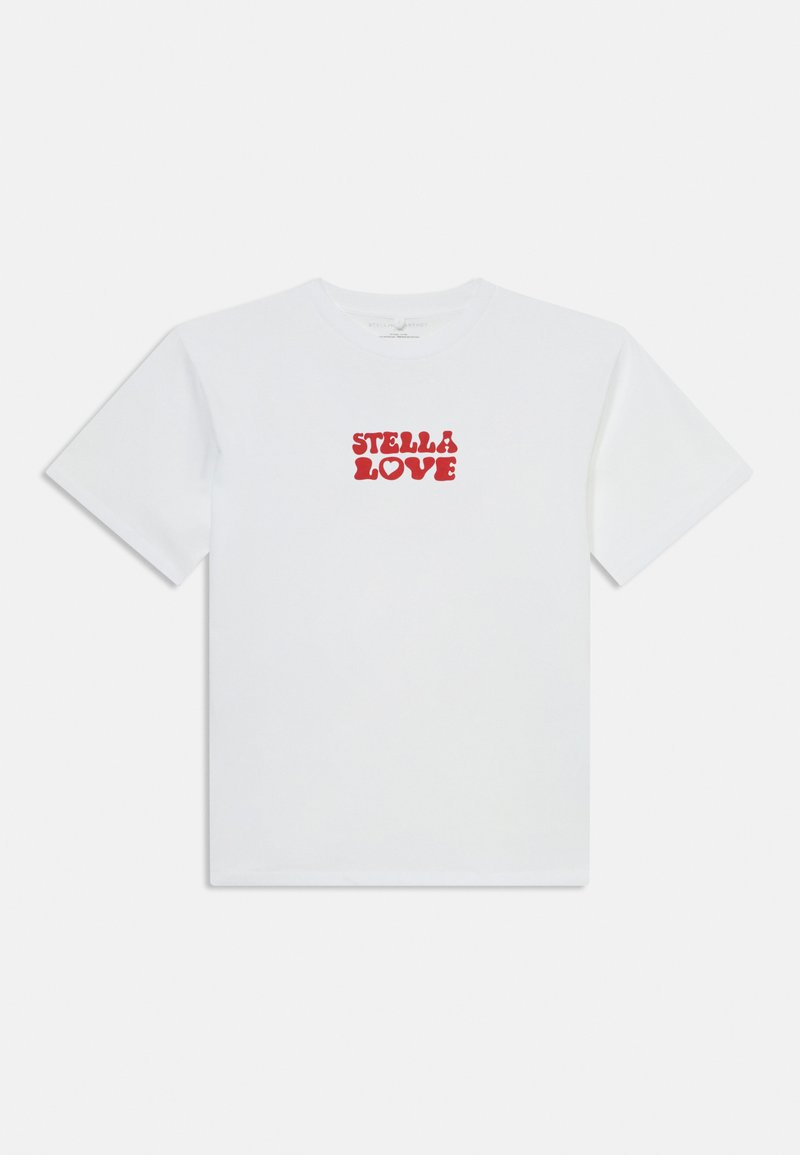 T-shirt de algodão branca com texto vermelho em negrito "STELLA LOVE" numa fonte gráfica arredondada, centrado no peito. Mangas curtas, corte clássico.