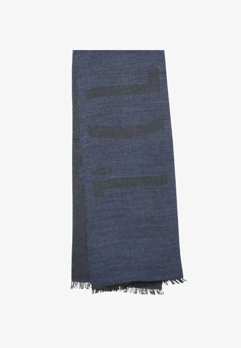 Sciarpa blu scuro con una texture intrecciata, strisce orizzontali asimmetriche e bordi sfrangiati, realizzata in materiale morbido e leggero.