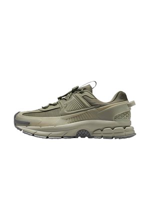 ZOOM VOMERO ROAM - Sneakers basse - silver sage spruce fog barely volt silver sage