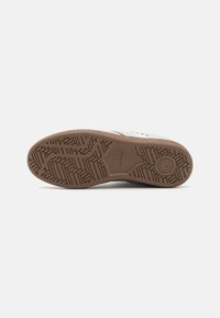 Nubikk RAY OWEN - Sneakers basse - silver metallic/shiny mocca