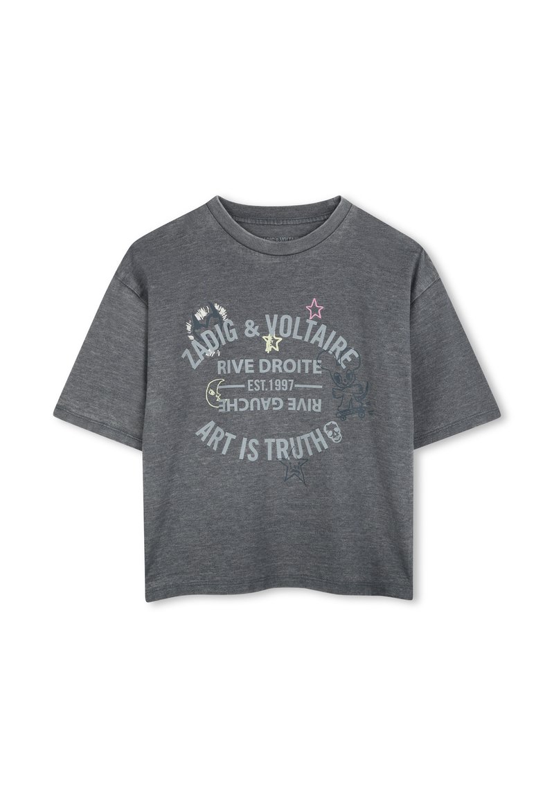 T-shirt en coton gris avec des manches courtes, un col rond et un design graphique avec du texte, mettant en avant des étoiles et des motifs artistiques.