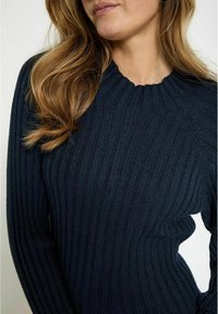 PEPPERCORN ANNA OVER KNEE - Robe fourreau - black iris