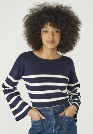 Sweater - blue