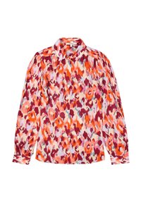 Camisa de botón de manga larga con un patrón abstracto multicolor en tonos de rosa, naranja y burdeos sobre un fondo claro.