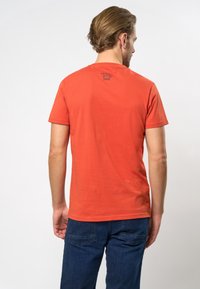 U.S. Polo Assn. ARCHIBALD - Apdrukāts T-krekls - burnt ochre