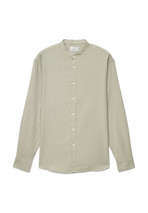 Chemise beige clair à manches longues avec col mandarin et fermeture à boutons sur le devant, présentée à plat sur un fond blanc.