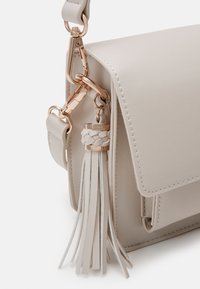 Anna Field Kézitáska - off-white