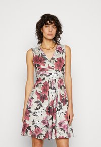 Anna Field Vestido de malha - beige/pink