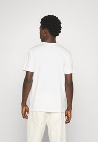 GANT PRINTED GRAPHIC - T-shirt med print - eggshell