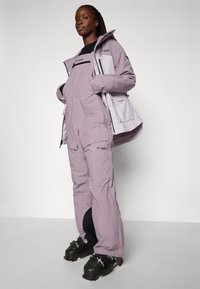 Columbia HIGHLAND SUMMIT™ INSULATED BIB - Sínadrág - shale purple