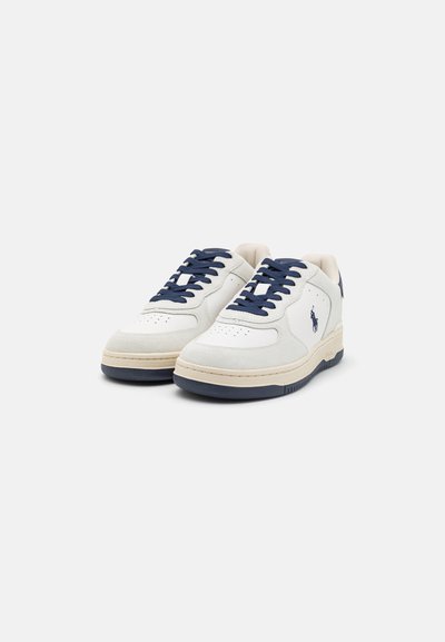 Polo Ralph Lauren MASTERS COURT LEATHER SUEDE SNEAKER UNISEX - Trainers - deckwash white/navy