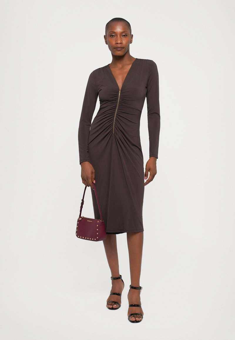 michael kors dress brown MICHAEL Michael Kors ZIP RUCH MIDI DRESS - Jersey dress - chocolate/brown