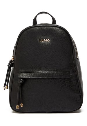 Sac à dos en cuir texturé noir avec tirettes de fermeture éclair dorées et logo LIU JO sur le devant, comprenant une poignée supérieure et une poche avant zippée.