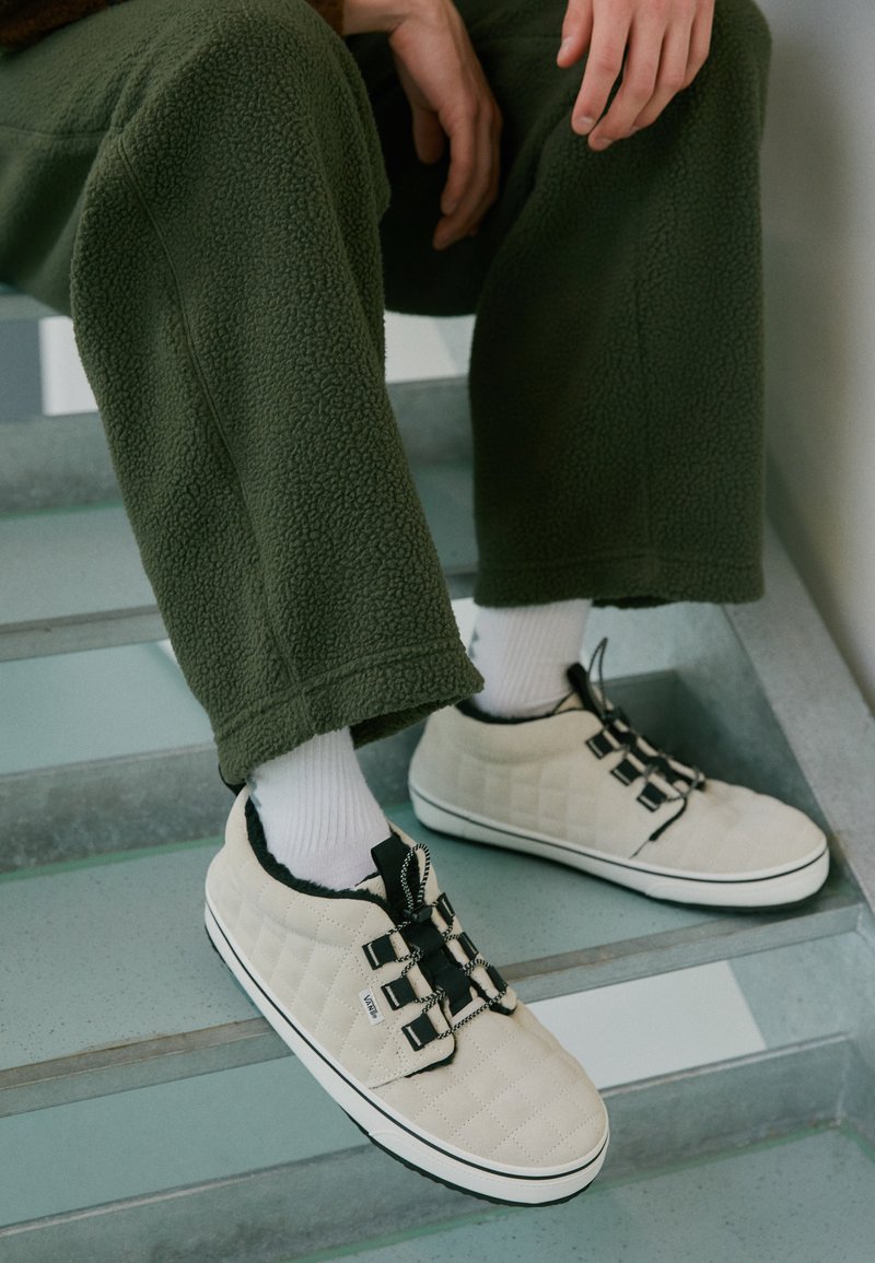 vans chukka
