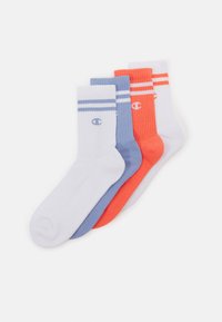 Vier Paare Socken: weiß mit blauen Streifen, hellblau, orange mit weißen Streifen. Rippstruktur, Mischgewebe aus Baumwolle.