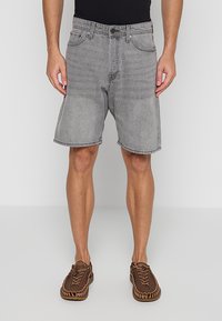 Επιλέχθηκε, grey denim