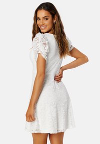 Bubbleroom PUFF SLEEVE LACE DRESS - Hverdagskjole - white