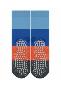 Calzini alla caviglia multicolori con sezioni blu, arancioni e grigie; suola non scivolosa con texture e grip in gomma circolare; logo stampato sul lato.