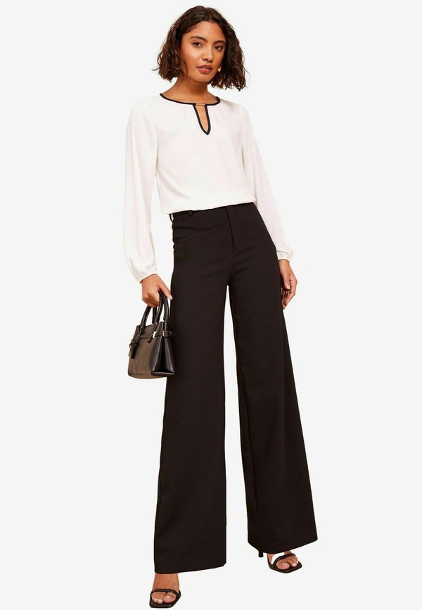 REGULAR FIT TIPPED TRIM PETITE - Bluse - cream