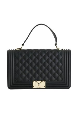 Borsa trapuntata nera con un design strutturato, caratterizzata da una chiusura dorata lucida e un manico superiore. Decorata con dettagli di cucitura verticale.