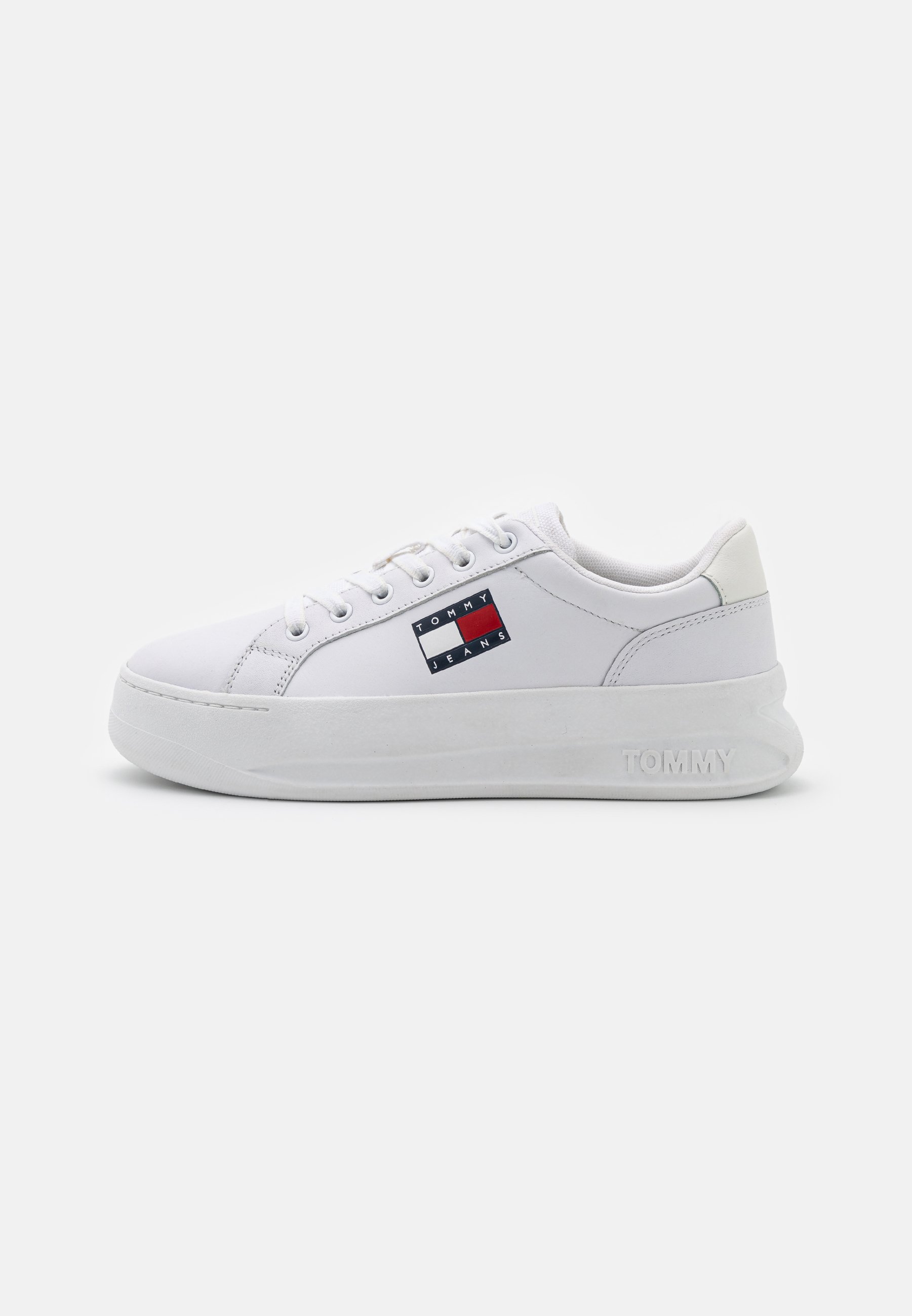 white flatform trainers