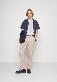 TOM TAILOR LOGO TEE - T-shirt estampada - light stone grey melange
