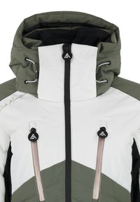 Veste de ski avec capuche, blocs de couleurs blanche et vert olive, fermetures éclair noires, accents gris clair et cordons de serrage réglables. Tissu texturé.