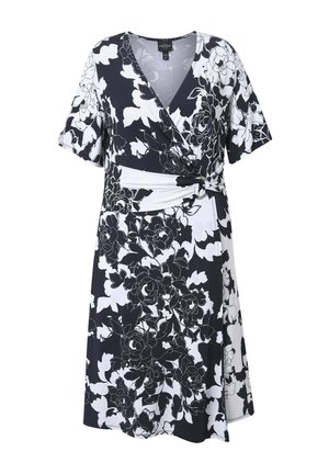 Blomstret omslagskjole med sort og hvid farveskala, korte ærmer, V-halsudskæring og samlet talje med dekorativ knude detalje.