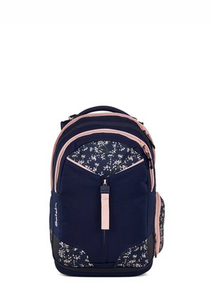 Zaino blu navy con cerniere rosa e pannelli decorati con motivo floreale, dotato di più scomparti e di una maniglia superiore per il trasporto.